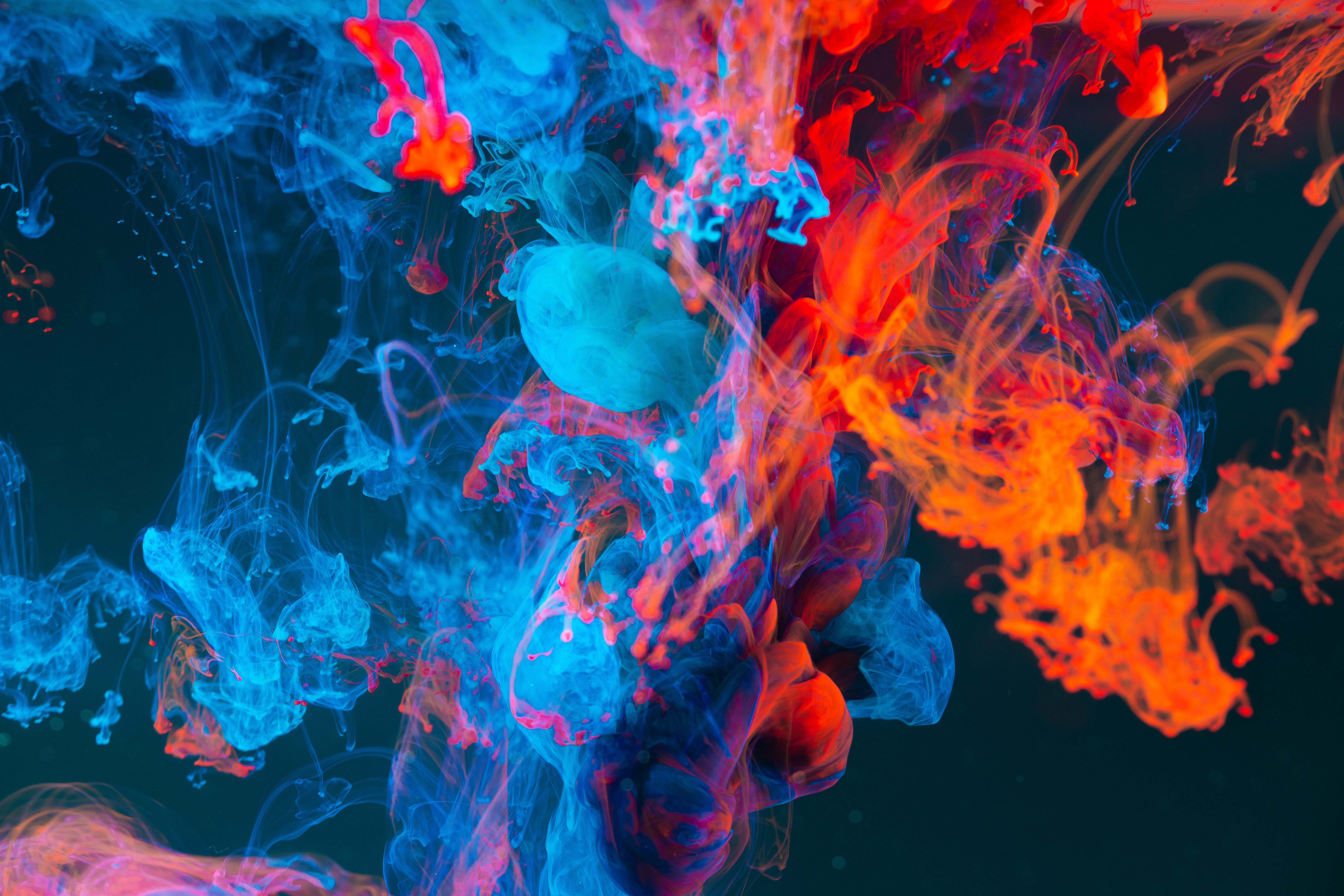 Abstract by Lucas Kaplan, unsplash